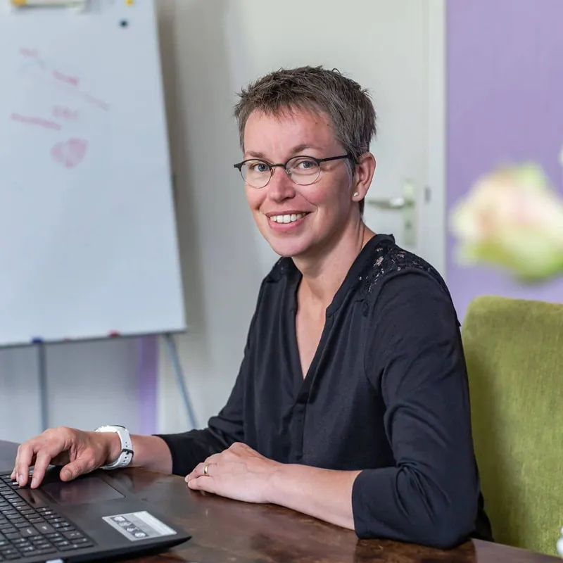 Anita Eeltink, EFT instructor on Soofos